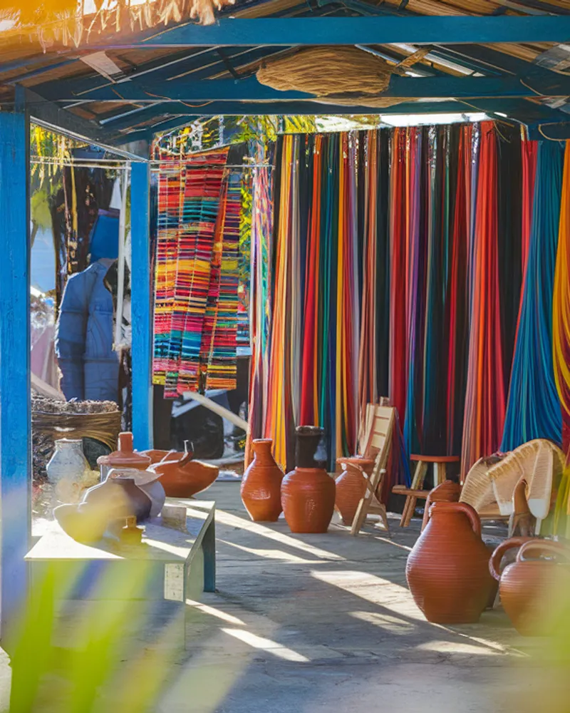 L'Âme des Mains : Voyage au Cœur de l'Artisanat Traditionnel Guadeloupéen