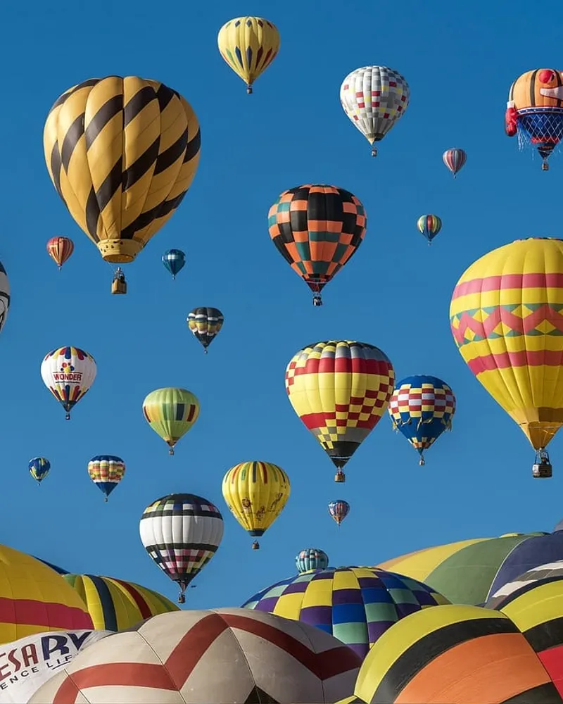 Les festivals : une immersion dans la culture et la musique